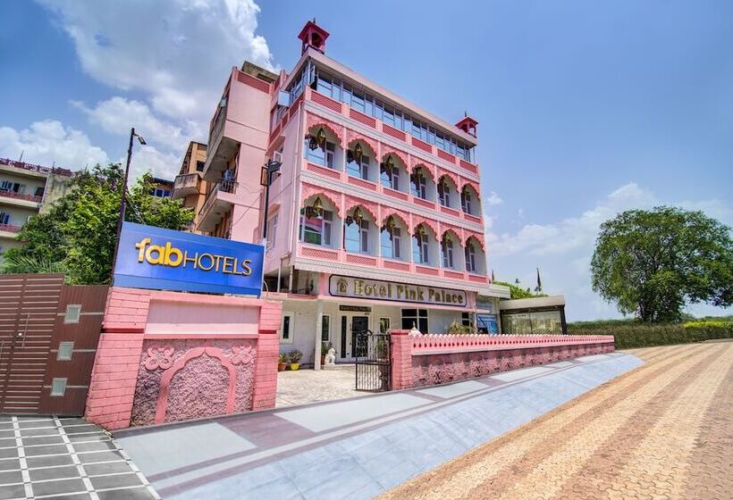 Отель Pink Palace