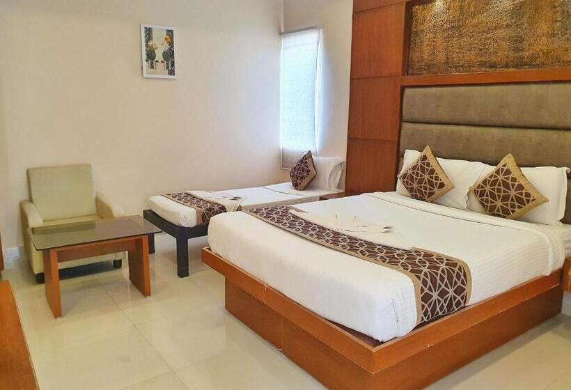 The Hydel Park   Business Class Hotel   Near Central Railway Station