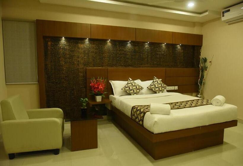 The Hydel Park   Business Class Hotel   Near Central Railway Station