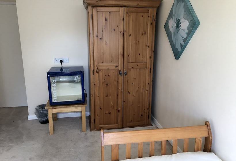 Пансион The Premium Margate