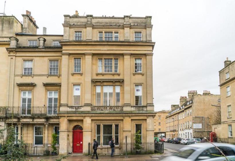 The Halcyon Hotel Apartments, Henry Street