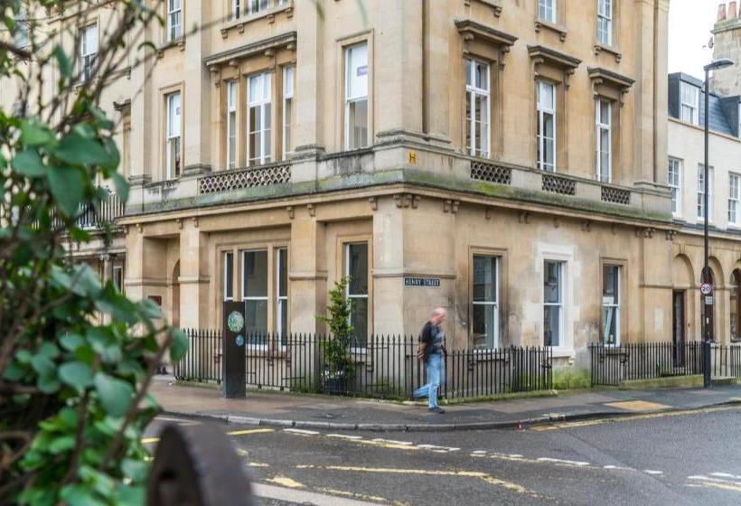 The Halcyon Hotel Apartments, Henry Street