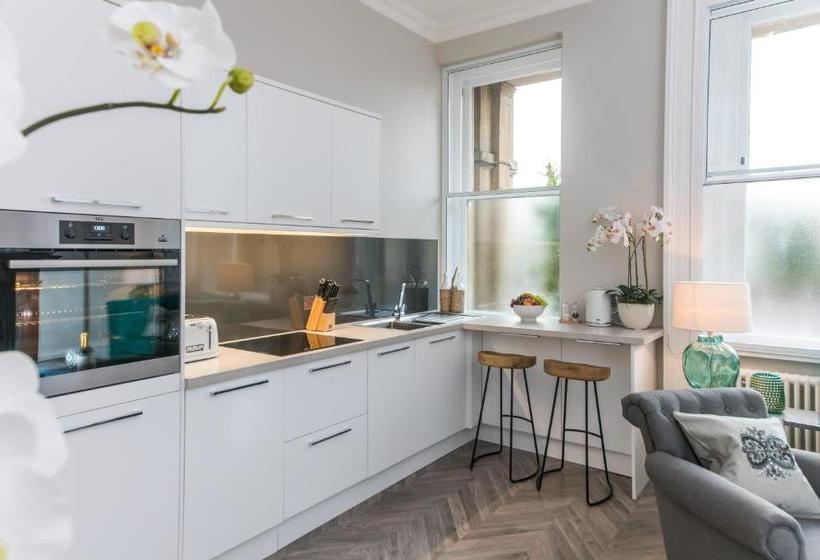 The Halcyon Hotel Apartments, Henry Street