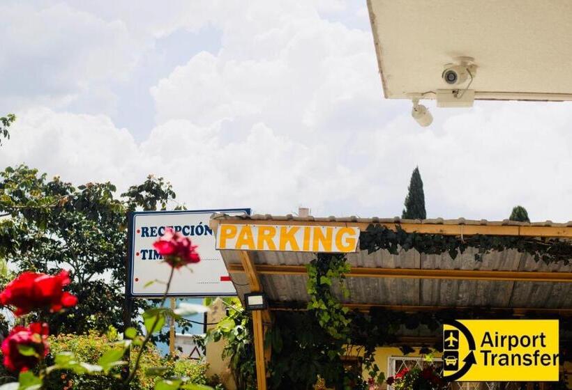 هتل Hostal Alpachaca   New Quito Airport