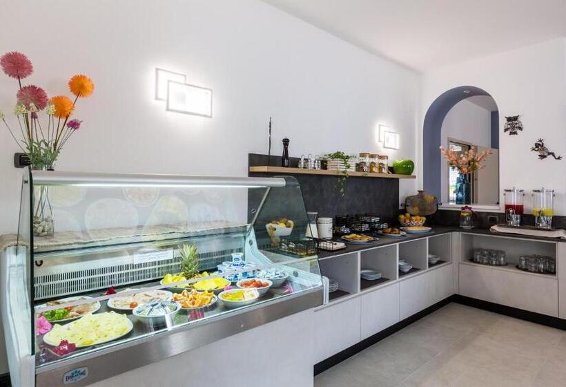 ホテル New Garden