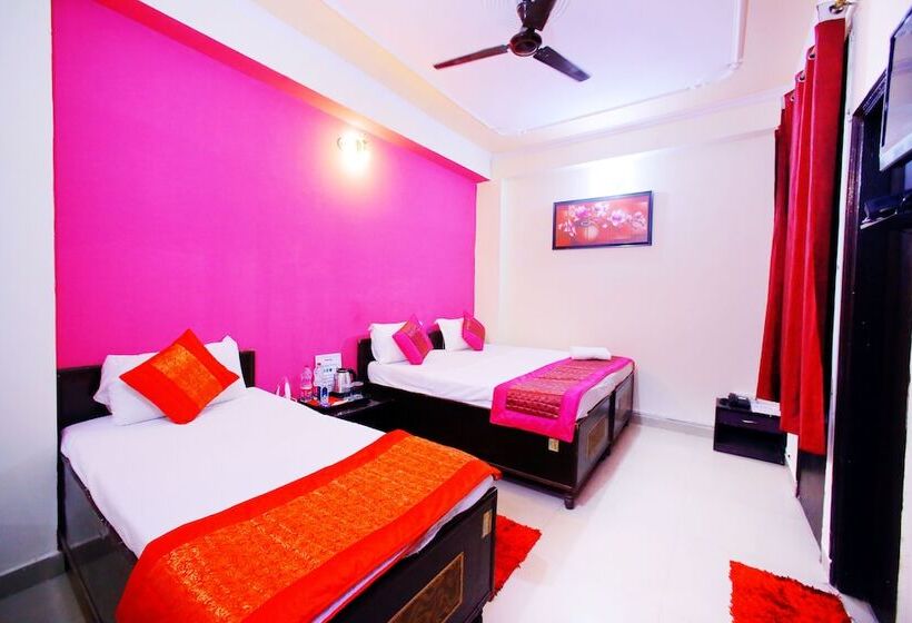 בית מלון כפרי Adb Rooms Arrival Inn