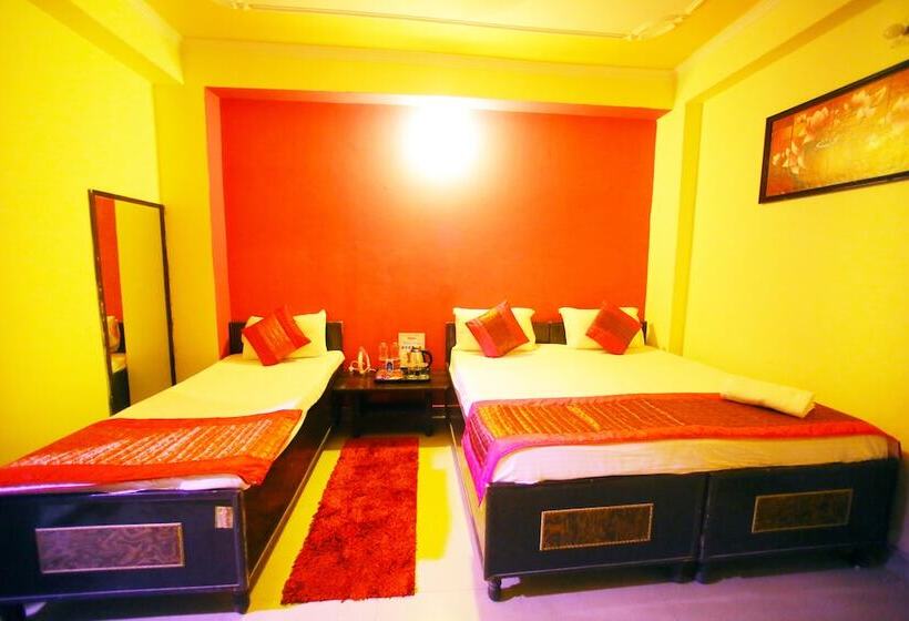 בית מלון כפרי Adb Rooms Arrival Inn