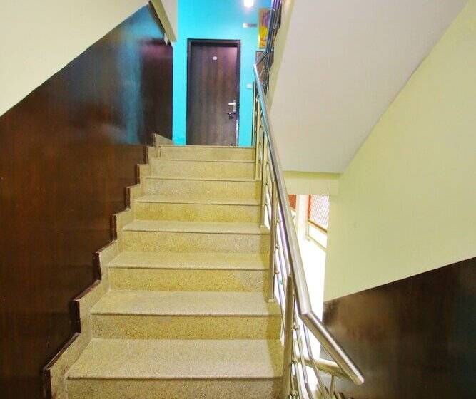 בית מלון כפרי Adb Rooms Arrival Inn