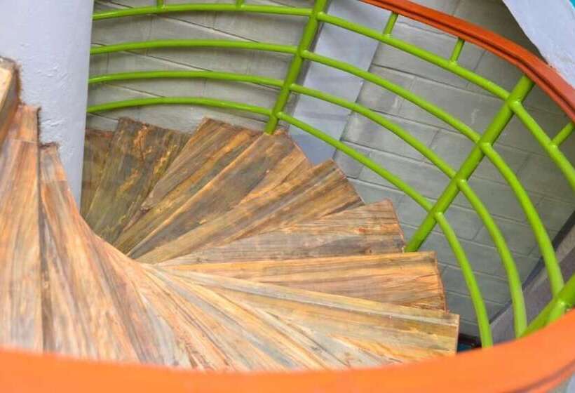 هتل Burka Coffee Lounge