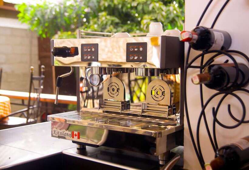 هتل Burka Coffee Lounge