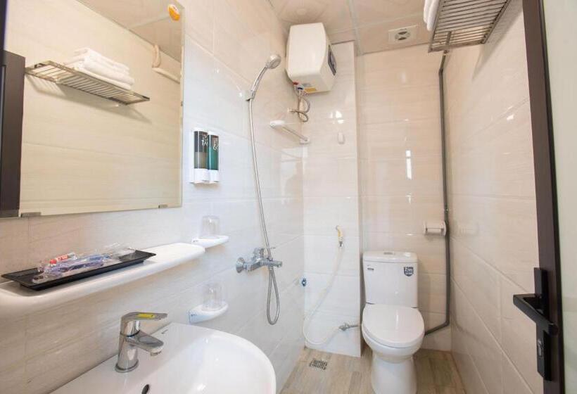 Candy Hotel Hạ Long