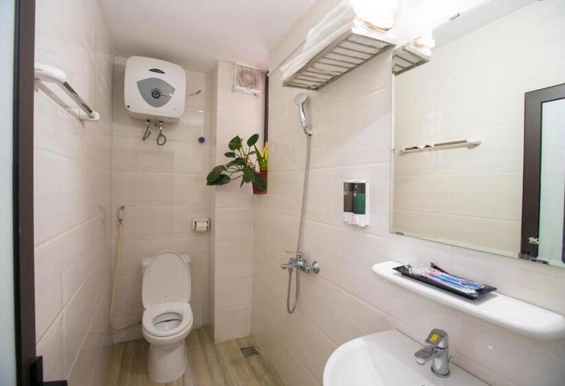 Candy Hotel Hạ Long