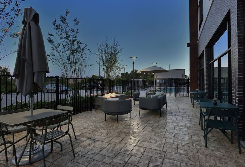 Отель Holiday Inn Express & Suites Spring   Woodlands Area, An Ihg