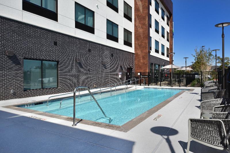 Отель Holiday Inn Express & Suites Spring   Woodlands Area, An Ihg