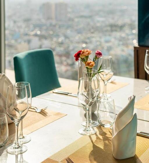 هتل La Vela Saigon