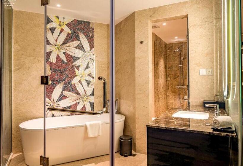 هتل La Vela Saigon