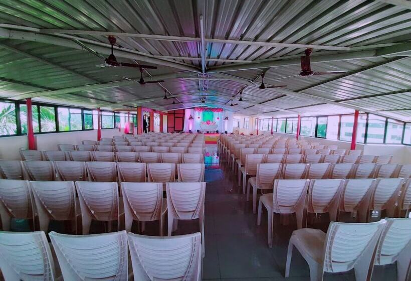 Отель Rachana Palace