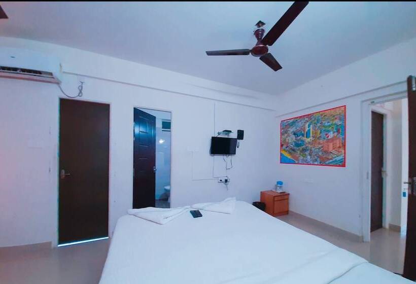 Отель Rachana Palace