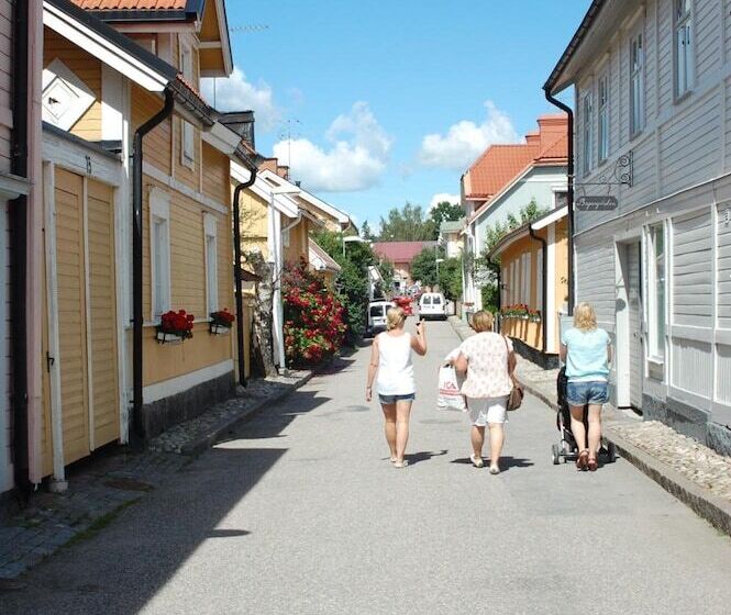 בית מלון כפרי Röda Magasinet