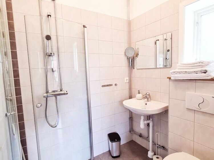 בית מלון כפרי Röda Magasinet