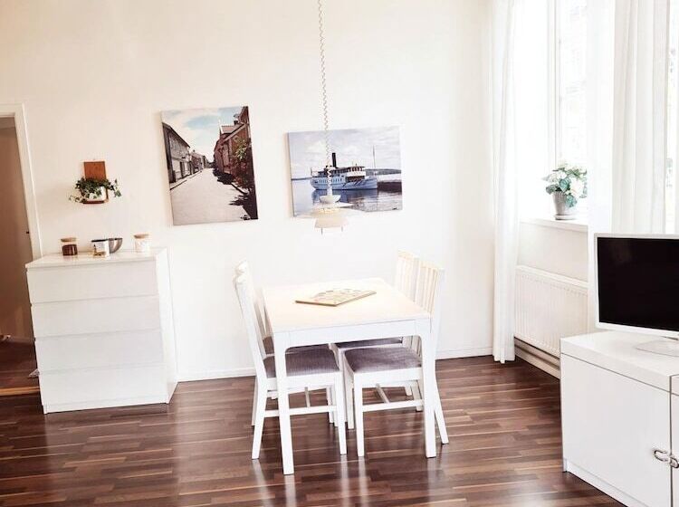 בית מלון כפרי Röda Magasinet