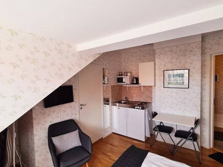 בית מלון כפרי Röda Magasinet