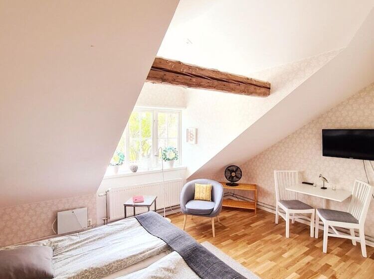 בית מלון כפרי Röda Magasinet