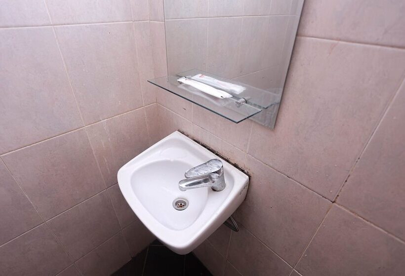 هتل Royal Borneo Guesthouse By Oyo Rooms