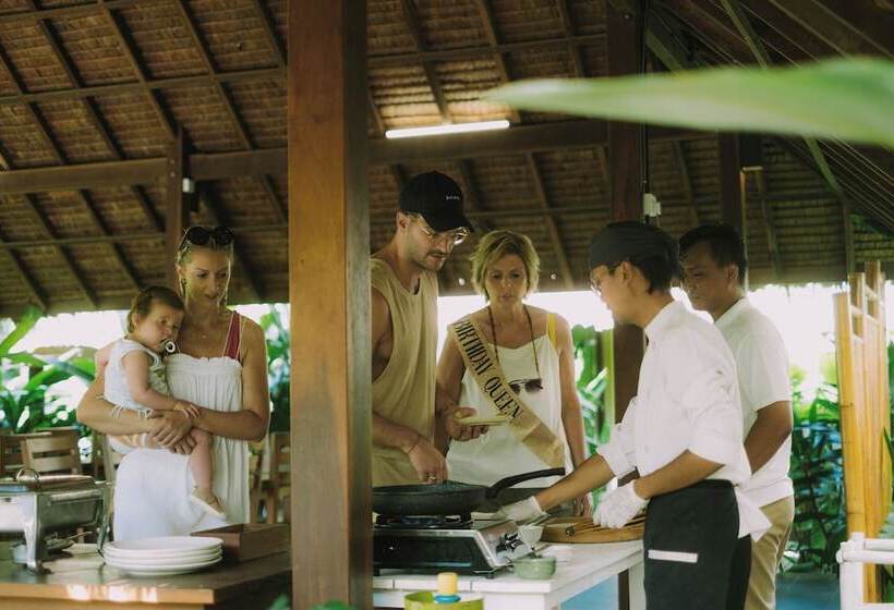 فندق The Kelong Trikora Resort