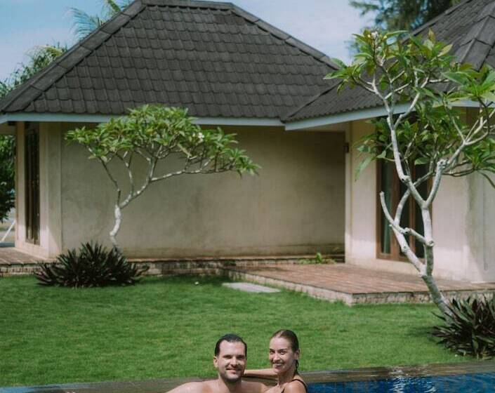 فندق The Kelong Trikora Resort