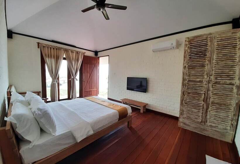 فندق The Kelong Trikora Resort