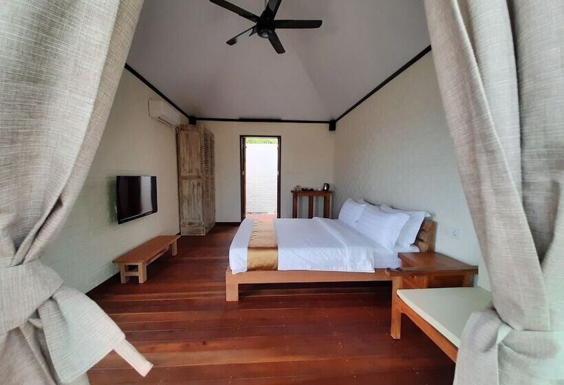 فندق The Kelong Trikora Resort