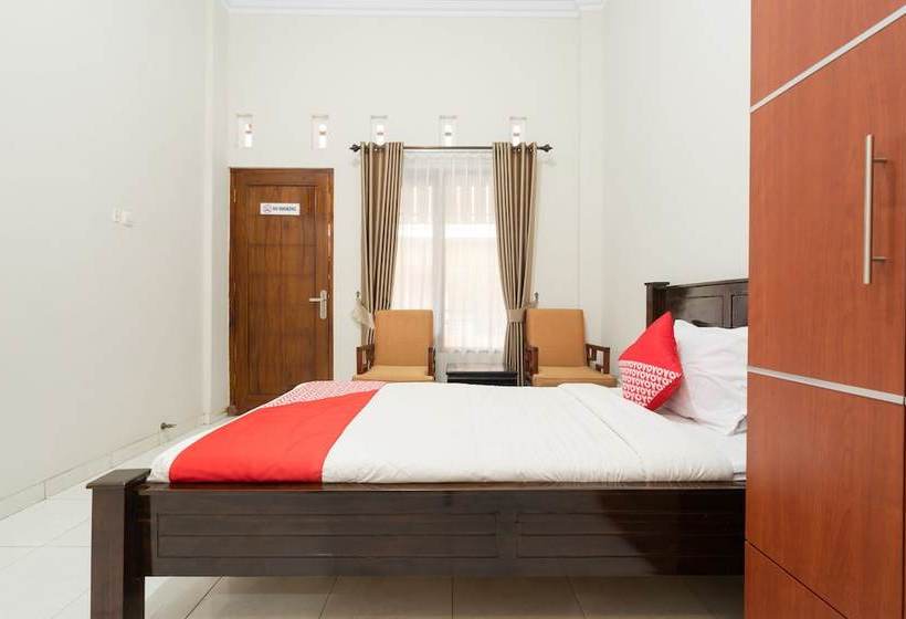 בית מלון כפרי Wisma Wongso Syariah By Oyo Rooms