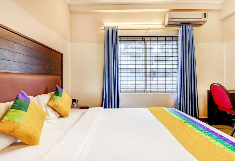 Itsy Hotels Ammu Regency