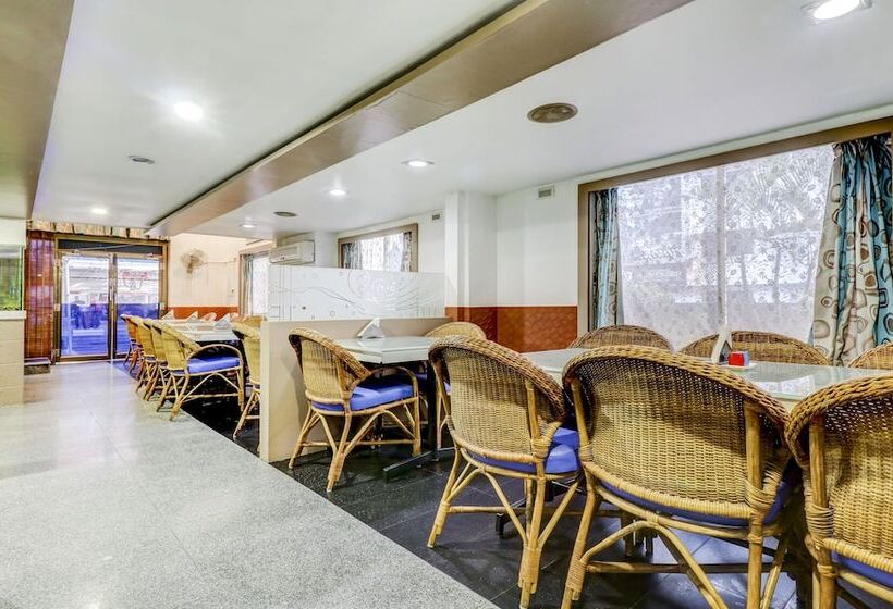 Itsy Hotels Ammu Regency