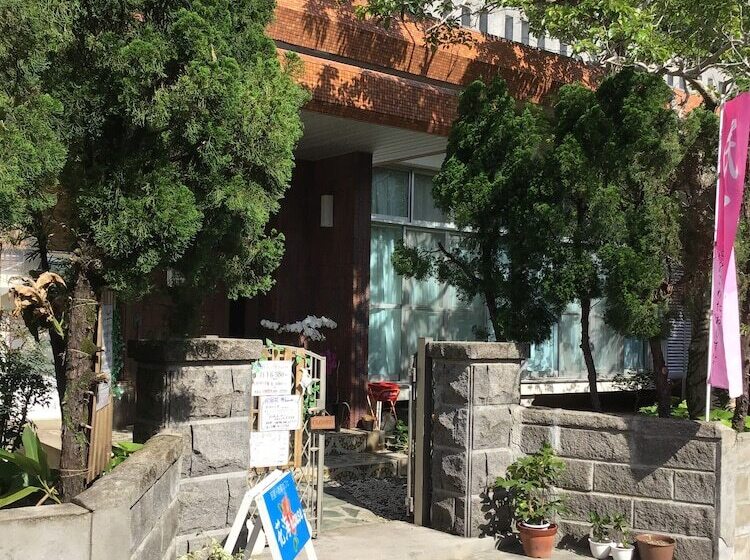 פנסיון Kami House