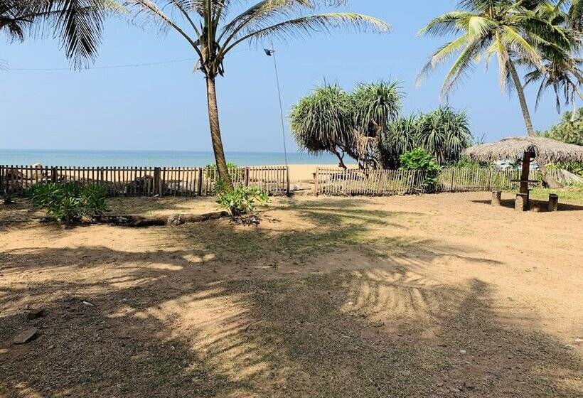 ペンション Michs Beach Villa   Maggona