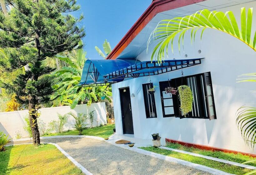 ペンション Michs Beach Villa   Maggona