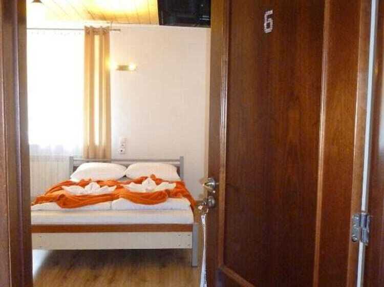 ペンション Willa Jacuu