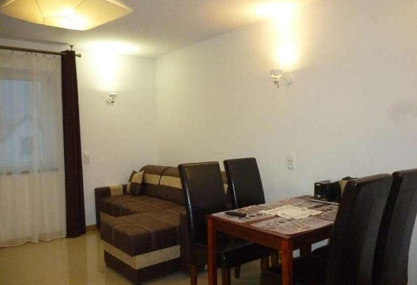 ペンション Willa Jacuu