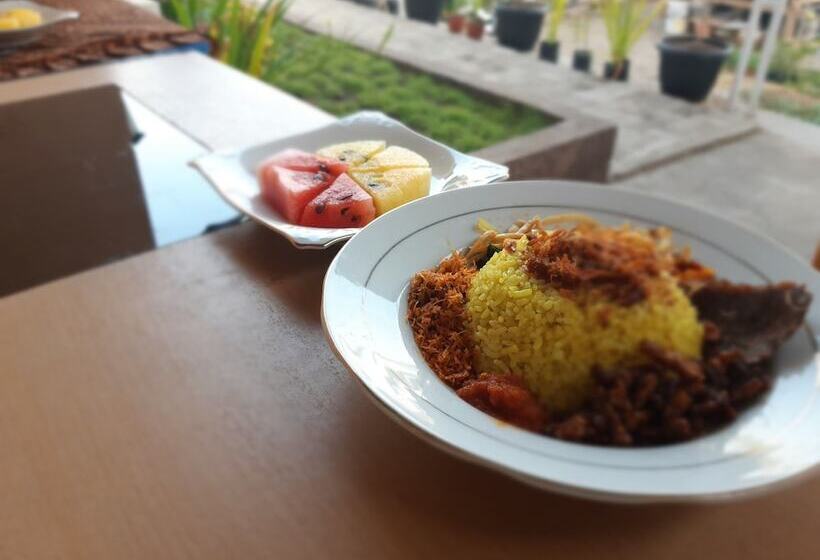 تختخواب و صبحانه Bis Homestay