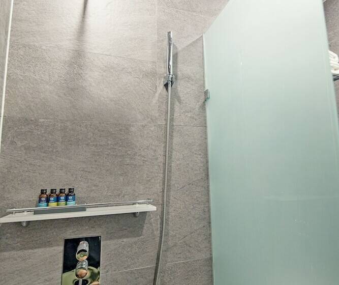 Doo Hotel & Guesthouse   Hostel