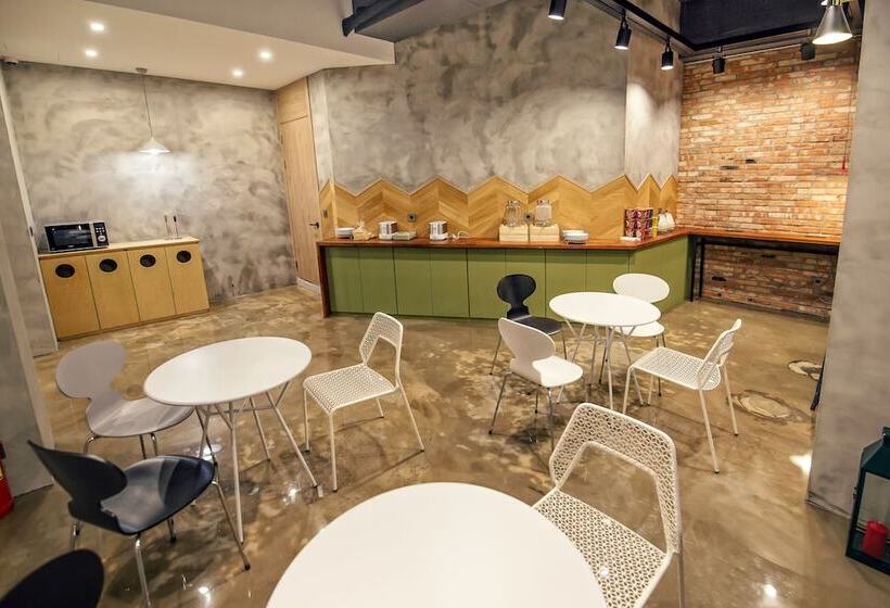 Doo Hotel & Guesthouse   Hostel