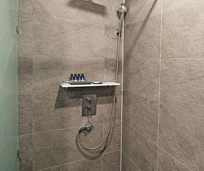 Doo Hotel & Guesthouse   Hostel