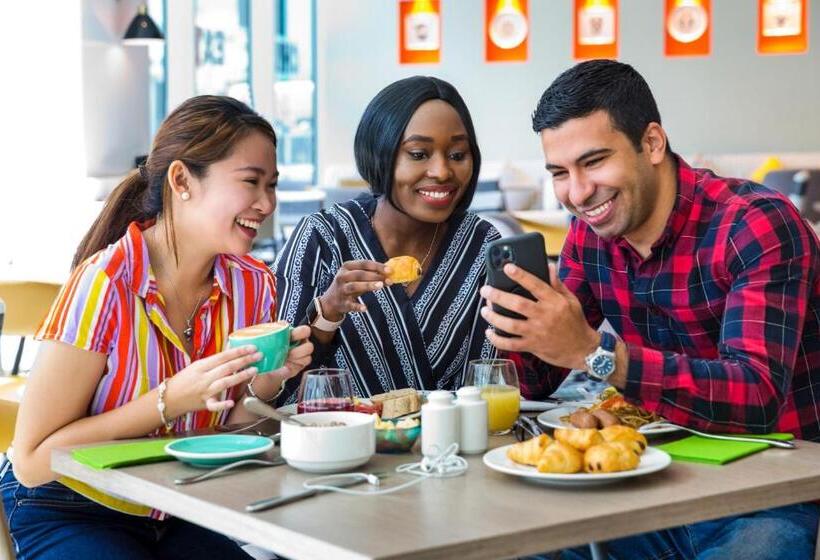 هتل Ibis Styles Dubai Airport