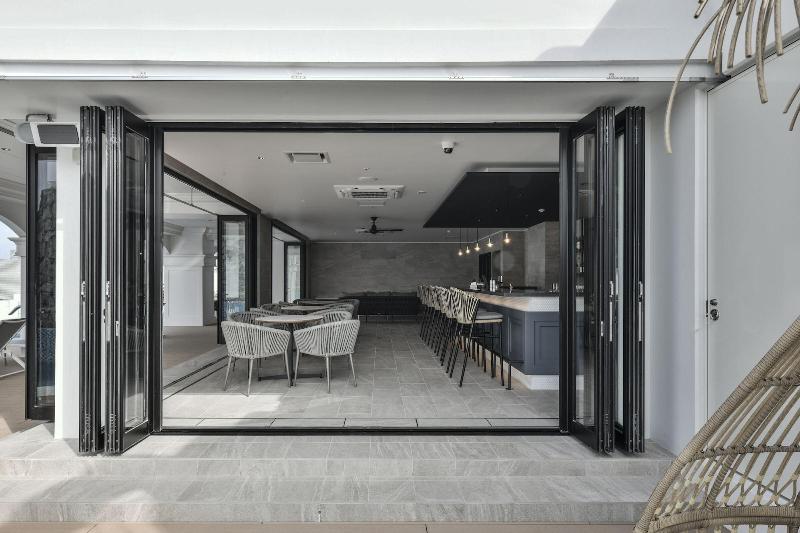 Hotel Lequ Okinawa Chatan Spa & Resort