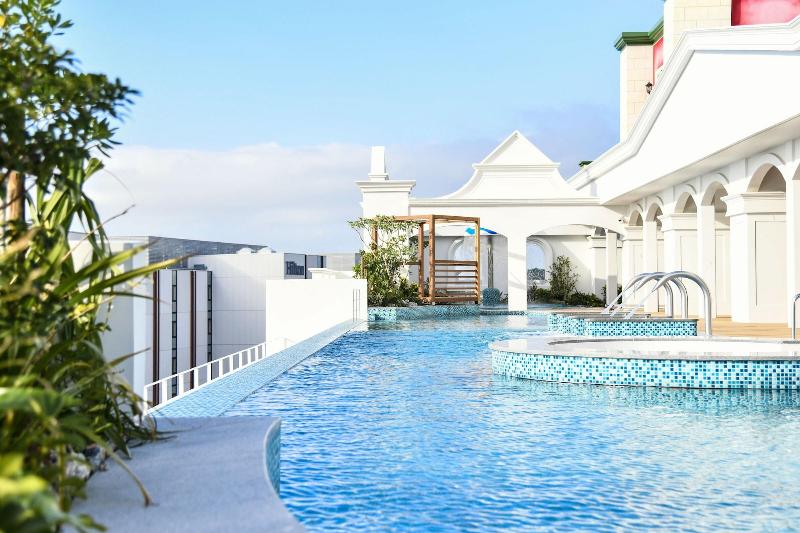 Отель Lequ Okinawa Chatan Spa & Resort