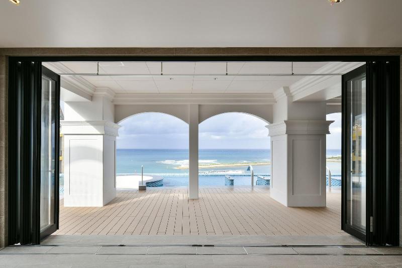 Отель Lequ Okinawa Chatan Spa & Resort