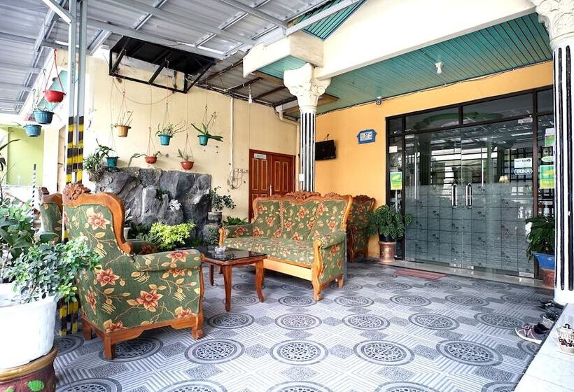 فندق Spot On 1854 Sepinggan Asri Syariah Guesthouse