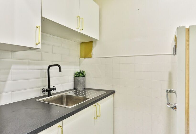 هتل The West House